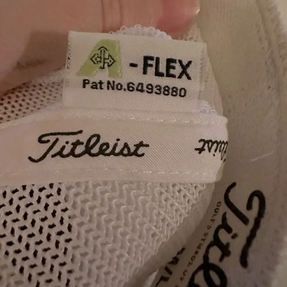 Titleist Hat Elastic Men’s Size M/L